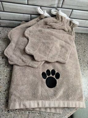 Set: Embroidered Microfiber Pet Drying Towel & Mitts/Gloves